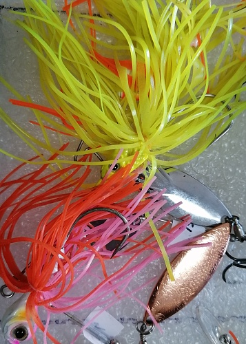 Блесна-спинербейт Блесна-спинербейт