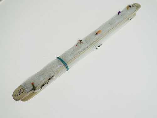 Мотовило  с мушками на одинарном крючке №10 Мотовило  с мушками на одинарном крючке №10